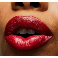 MAC Cosmetics Cremesheen Lipstick Brave Red -Plein Winkel 1013968 3