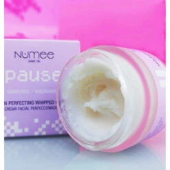 Numee Pause Skin Perfecting Whipped Gezichtscrème -Plein Winkel 1070617 4