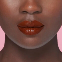 L'Oreal Lu0027Oréal Brilliant Signature Lippenstift 304 Be Unafraid -Plein Winkel 998222 4